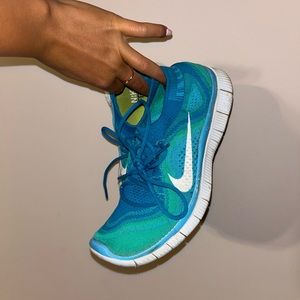 Nike flyknit Size 8